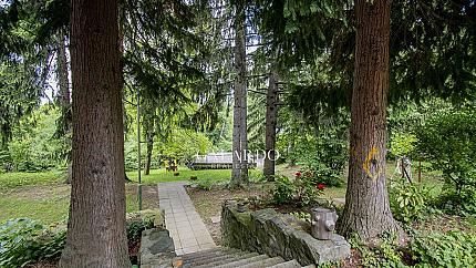 Аlpine house with unique park in Dragalevtsi district