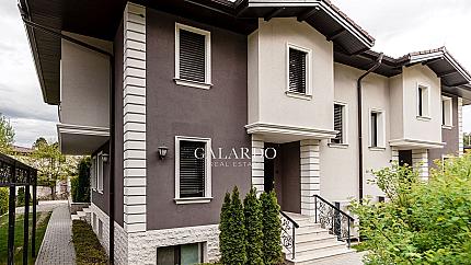 Elegant and cozy house in a gated complex next to the Anglo-American school