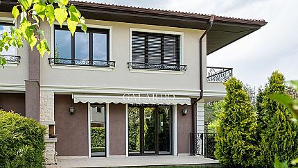 Elegant and cozy house in a gated complex next to the Anglo-American school