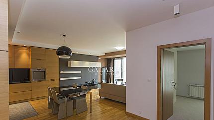 Sunny and spacious three-room apartment in the "Jacqueline" building