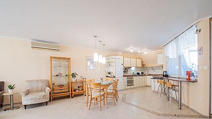 Spacious maisonette with 4 bedrooms in Manastirski Livadi