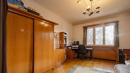 Spacious three bedroom apartment in front of Borissova Garden