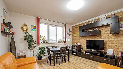 Three-bedroom apartment in the old part of Ovcha Kupel