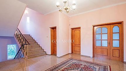 Rare offer - a three-story house located in the Manastirski livadi district