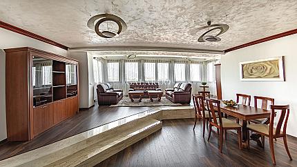 Fully furnished four-bedroom apartment in a gated complex