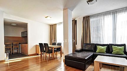 Елегантен апартамент с две спални в затворен комплекс в кв. Кръстова вада