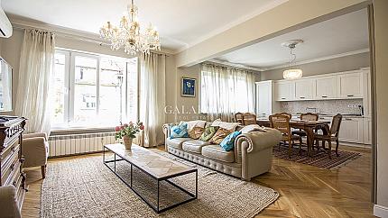 Stylishly furnished two-bedroom apartment in Doctor's garden for rent