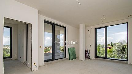 Тристаен апартамент с прекрасна панорамна гледка за продажба в полите на Витоша