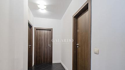 Four bedroom apartment in a modern building near the center