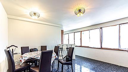 Светъл тристаен апартамент в кв. Лозенец на топ локация