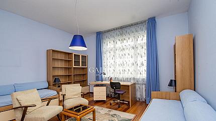 Two-bedroom apartment for rent near the National Palace of Culture
