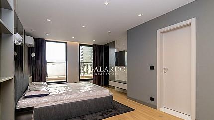 Stylish two-bedroom penthouse close to the city center