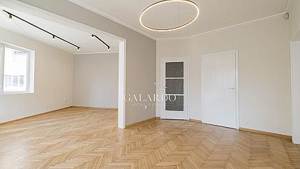 Sunny and spacious unfurnished office near the National Palace of Culture
