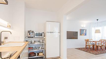 Sunny cozy apartment with two bedrooms next to MALL Paradise