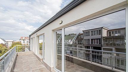 Sunny one-bedroom apartment on  Zaychar  Street.