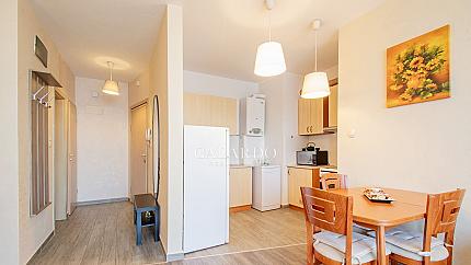 Sunny two-room apartment next to "Flora" kindergarten in the district Monastery meadows east