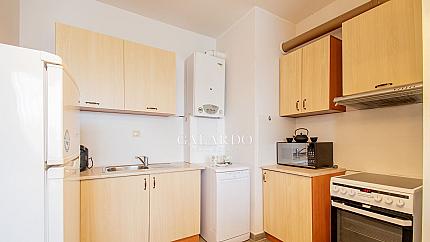 Sunny two-room apartment next to "Flora" kindergarten in the district Monastery meadows east