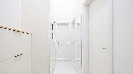 Charming Brand New One-Bedroom Apartment in Prime City Center