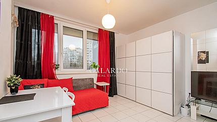 Sunny two-room apartment in district Banishora