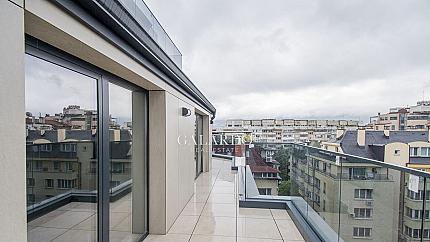 Panoramic apartment in a representative building