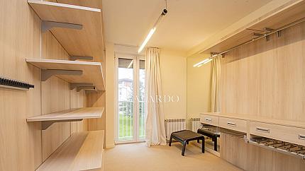 Cozy and spacious four-bedroom house in Residential Park