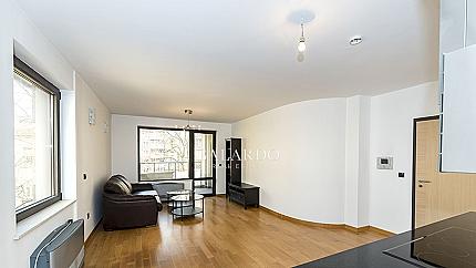 Stylish two-bedroom apartment in Doctor's Monument area