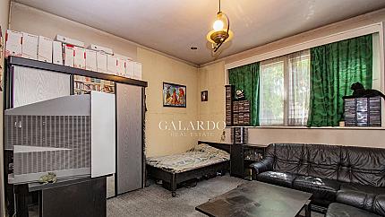 Spacious apartment next to the National Palace of Culture