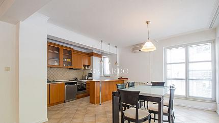 Spacious apartment with three bedrooms and an office on Asen Zlatarov Street, Doctor's Garden