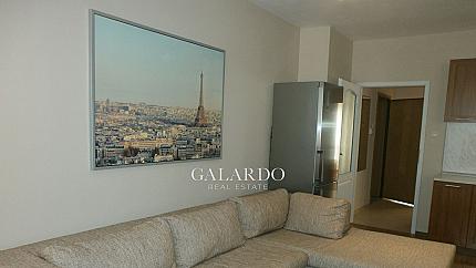 Two-bedroom apartment with elegant furniture in the area of Medical Academy