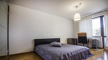 Furnished apartment in representative building near Doctor's Monument