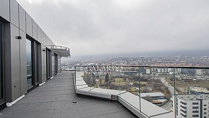 Spacious penthouse with mountain and city views