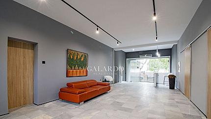 Free office spaces in a representative building in an ideal center