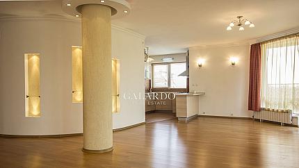 Spacious apartment whit three bedrooms in the district of Lozenets