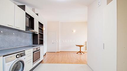 Renting a floor of a house, representing a 3-room apartment