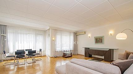 Просторен апартамент на метри от бул. Витоша