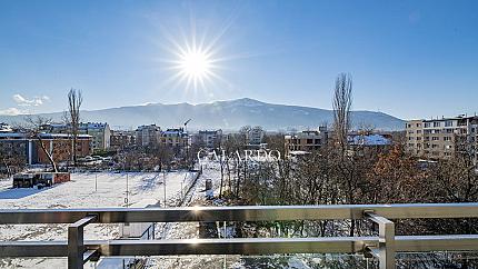 Sunny two-bedroom apartment in Vitosha district