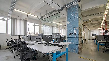 Офис в реновирана сграда в Топ центъра на София