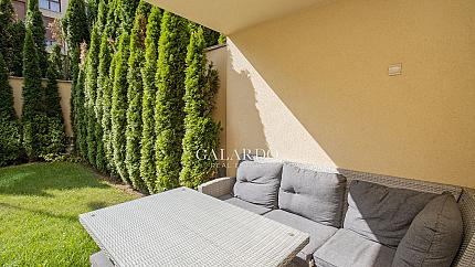 Lovely two bedroom apartment with private garden in a gated complex