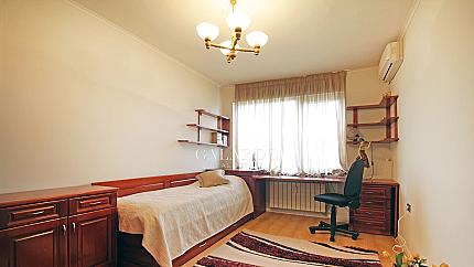Renovated apartment in the area of ​​Pirogov