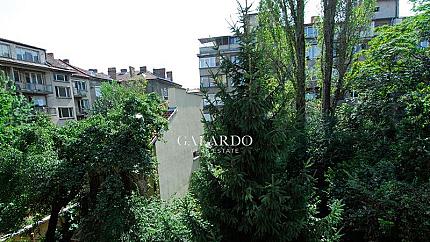 Необзаведен апартамент в центъра на София