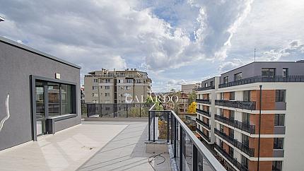 Апартамент с прекрасни тераси и изглед към Витоша