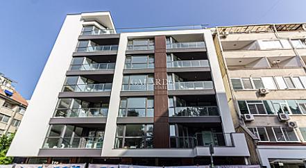 Тристаен апартамент ново строителство в кв. Борово