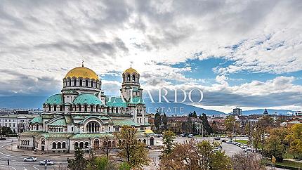 Аристократичен апартамент на ул.Московска, Център