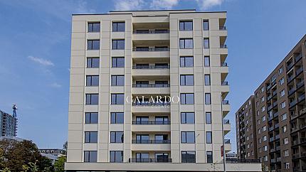 Lovely one bedroom apartment in a boutique building next to MALL Paradise