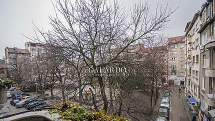 Spacious office in the TOP center meters from Slaveykov square