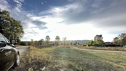 Flat plot facing the street, with. Gorni Okol, Commune. Samokov