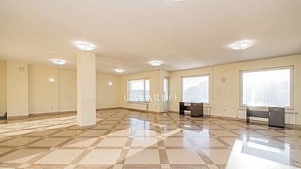 Spacious and bright office next to "Pirogov" UMBAL