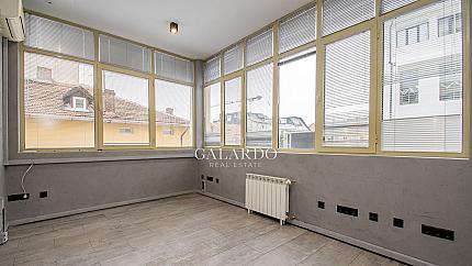 Spacious office in a building - a cultural monument in an ideal center of Dondukov Blvd.