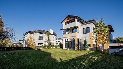 Single-family house in a gated community-Dragalevtsi district next to BRITANICA Park School