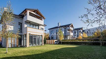 Single-family house in a gated community-Dragalevtsi district next to BRITANICA Park School